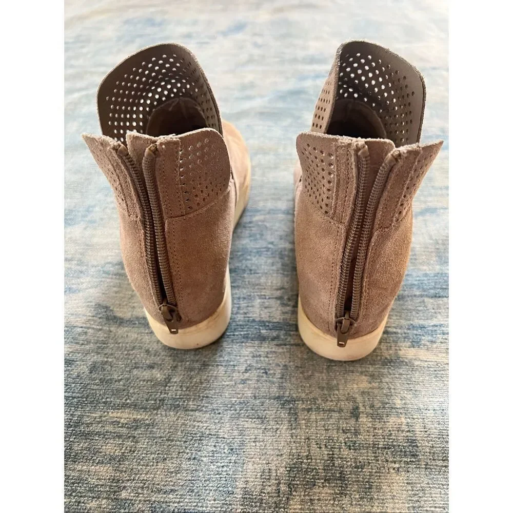 Steve Madden Beige Winni Suede Wedge Sneakers Size 8